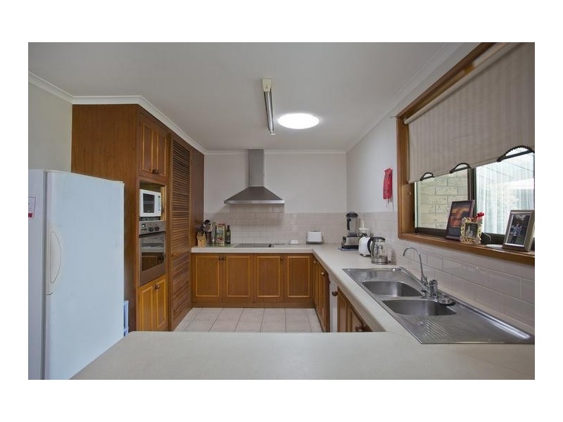 27 Ridgeway Crescent, Kennington VIC 3550