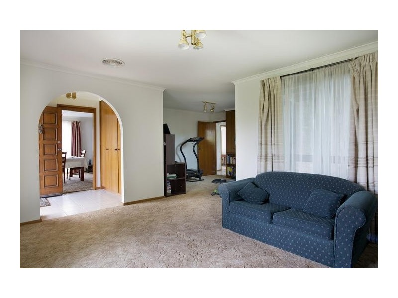 27 Ridgeway Crescent, Kennington VIC 3550