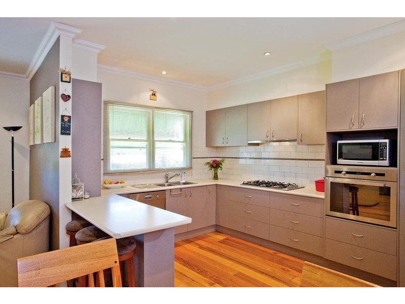 30 Nish Street, Flora Hill VIC 3550