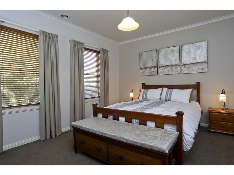 30 Keogh Drive, Spring Gully VIC 3550