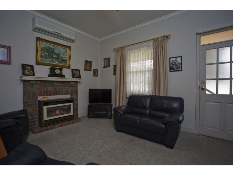 17 Wood Street, Long Gully VIC 3550