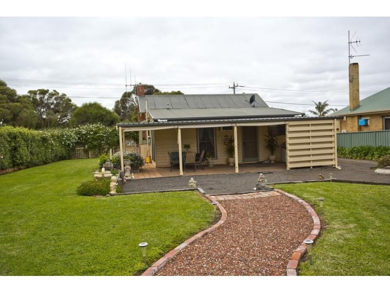 17 Wood Street, Long Gully VIC 3550