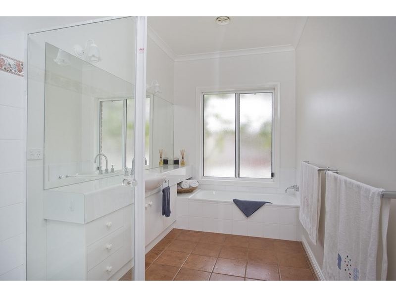 9 Golden Glade, Strathdale VIC 3550