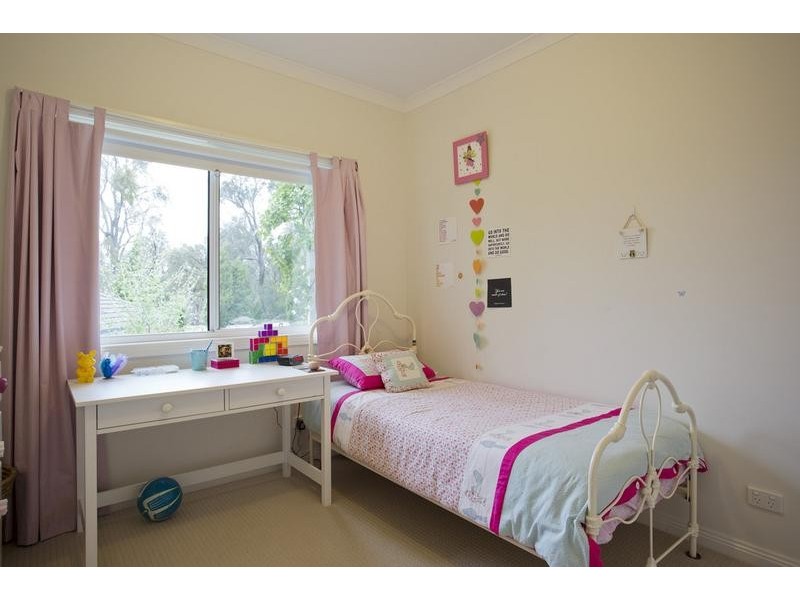 9 Golden Glade, Strathdale VIC 3550