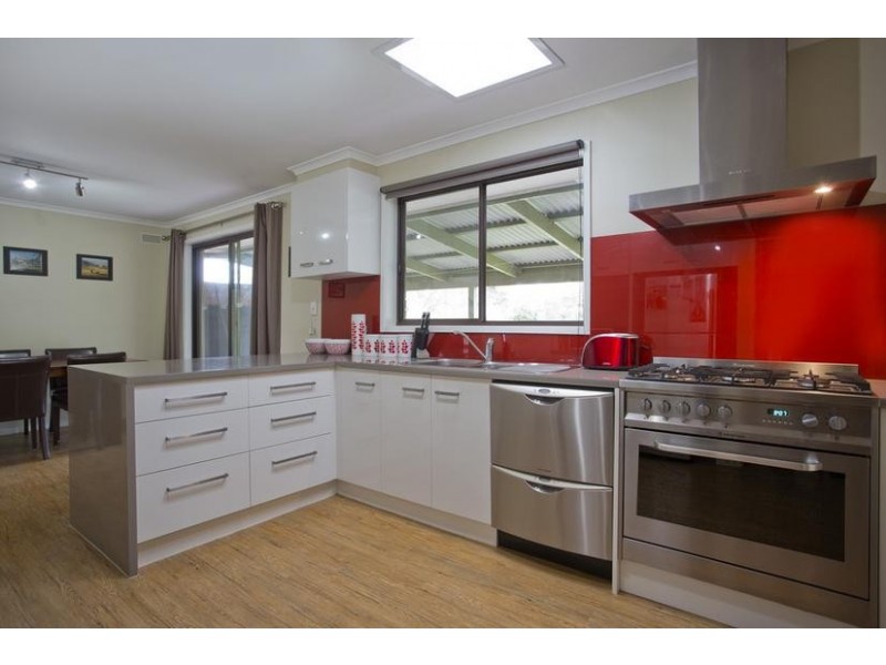 23 Cheriton Drive, Strathdale VIC 3550