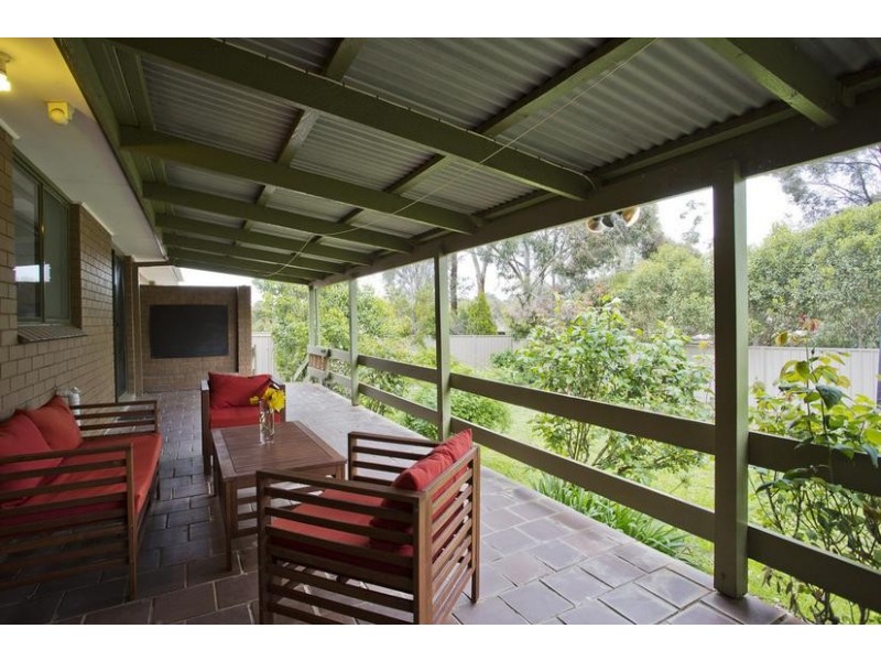 23 Cheriton Drive, Strathdale VIC 3550