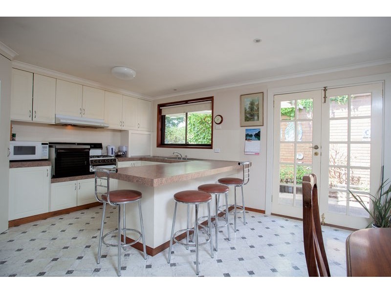 137 Gladstone Street, Quarry Hill VIC 3550