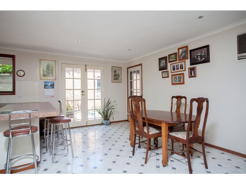 137 Gladstone Street, Quarry Hill VIC 3550