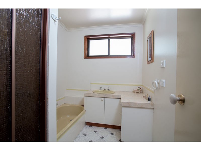 137 Gladstone Street, Quarry Hill VIC 3550