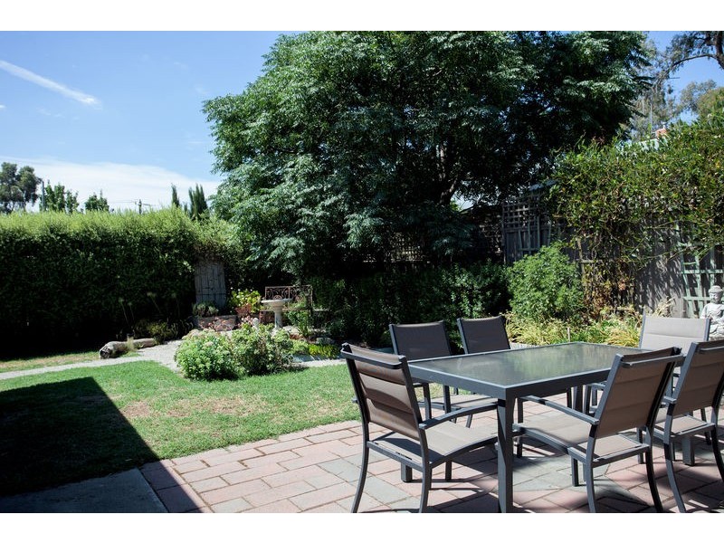 137 Gladstone Street, Quarry Hill VIC 3550