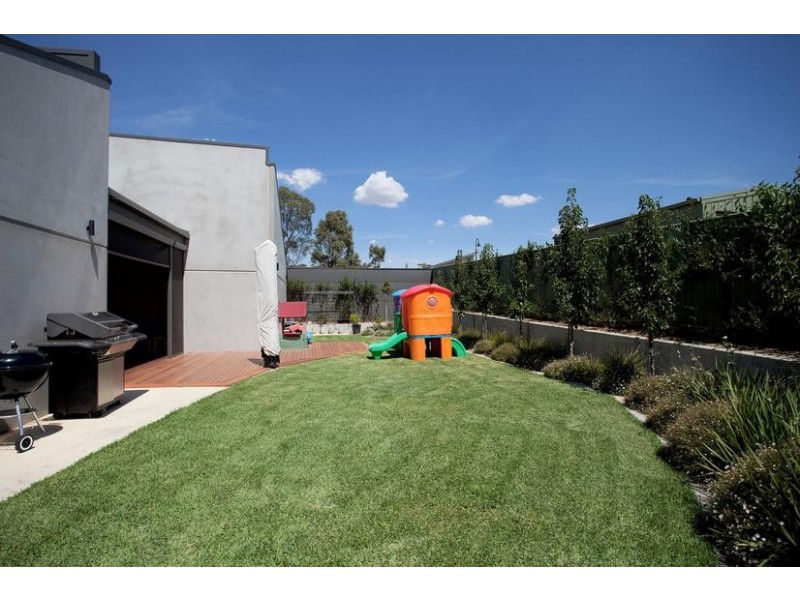 9 Rathlin Avenue, Junortoun VIC 3551