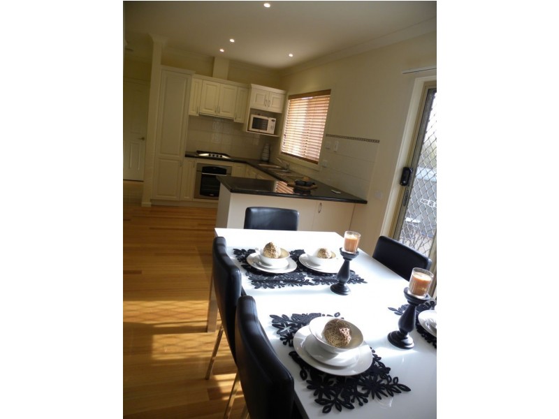 2/17 Bobs Street, Bendigo VIC 3550