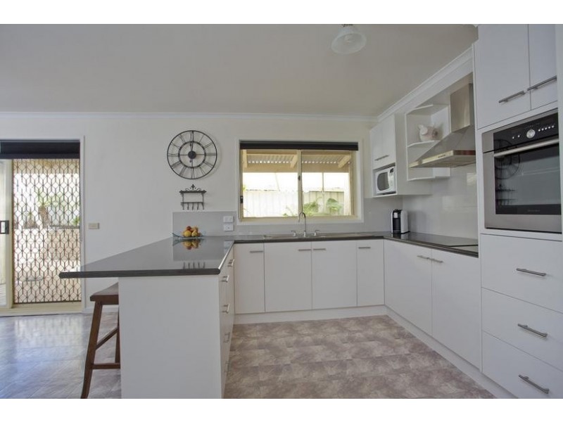 33 Queen Street, Kangaroo Flat VIC 3555