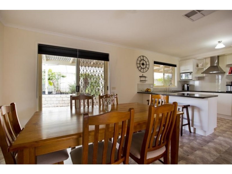 33 Queen Street, Kangaroo Flat VIC 3555