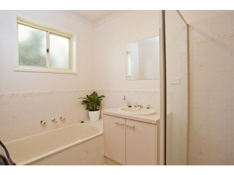 33 Queen Street, Kangaroo Flat VIC 3555