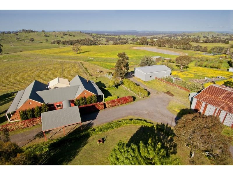 90 Ford Road, Harcourt North VIC 3453