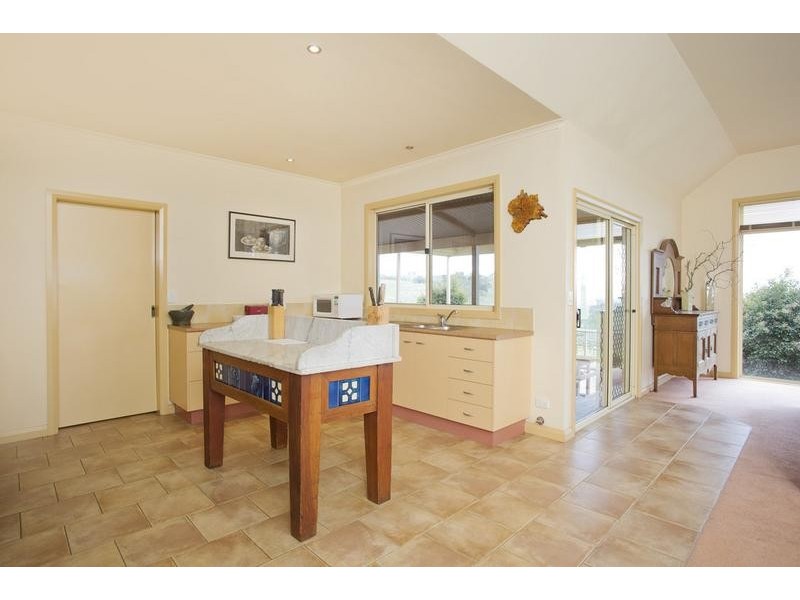 90 Ford Road, Harcourt North VIC 3453