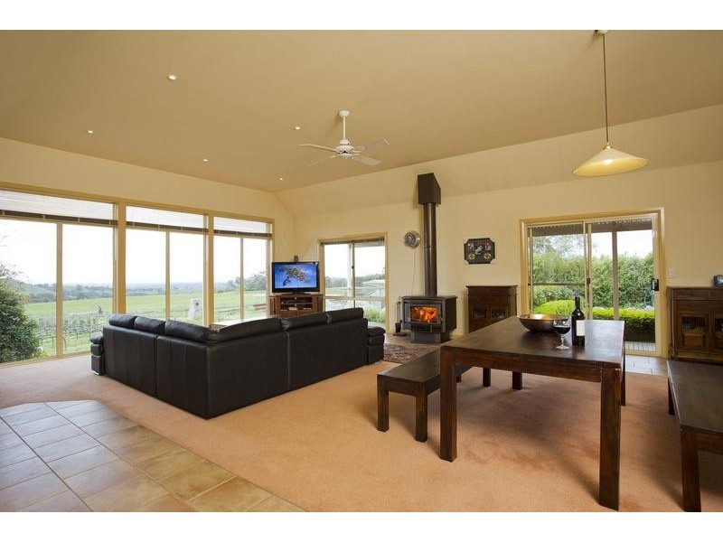 90 Ford Road, Harcourt North VIC 3453