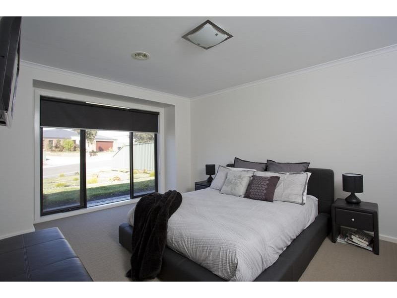 12 Janelle Drive, Maiden Gully VIC 3551
