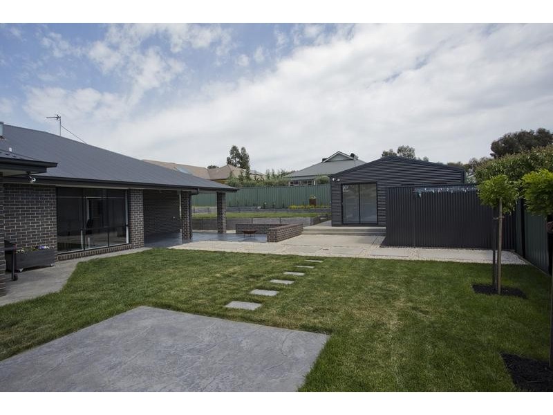 12 Janelle Drive, Maiden Gully VIC 3551