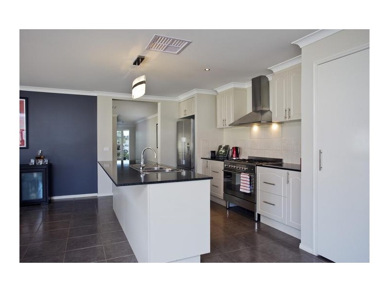 19 McConnachie Court, Epsom VIC 3551