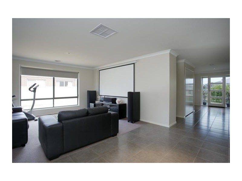 19 McConnachie Court, Epsom VIC 3551