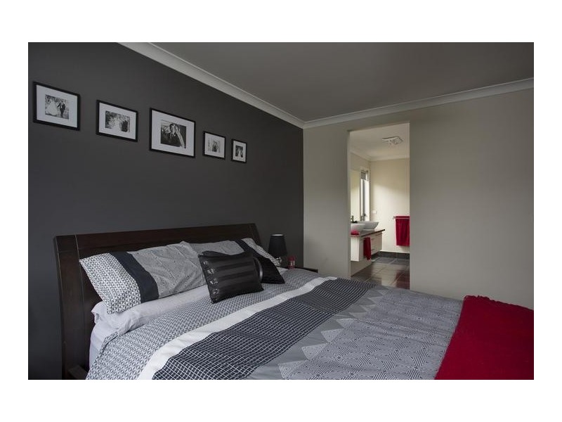 19 McConnachie Court, Epsom VIC 3551