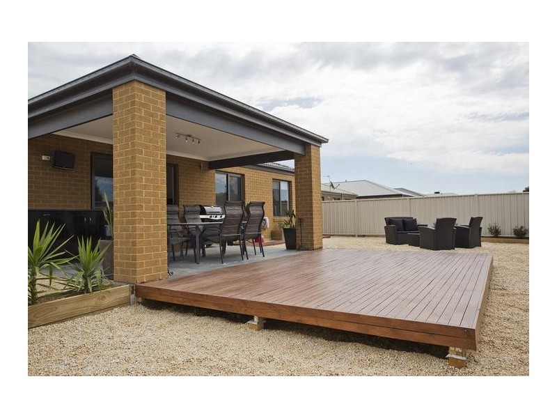 19 McConnachie Court, Epsom VIC 3551