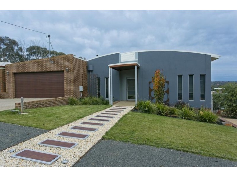 16 Barton Court, Flora Hill VIC 3550