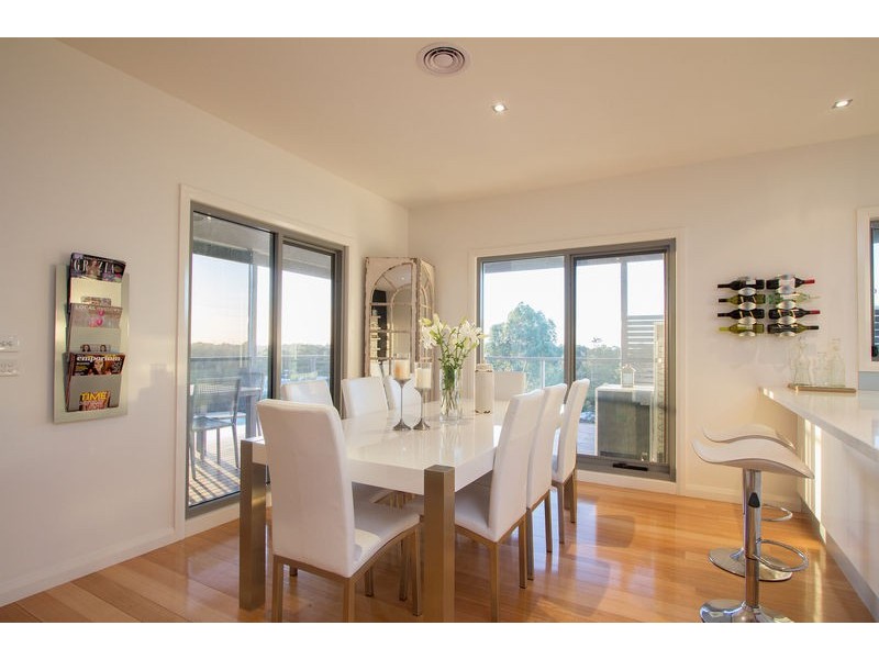 16 Barton Court, Flora Hill VIC 3550