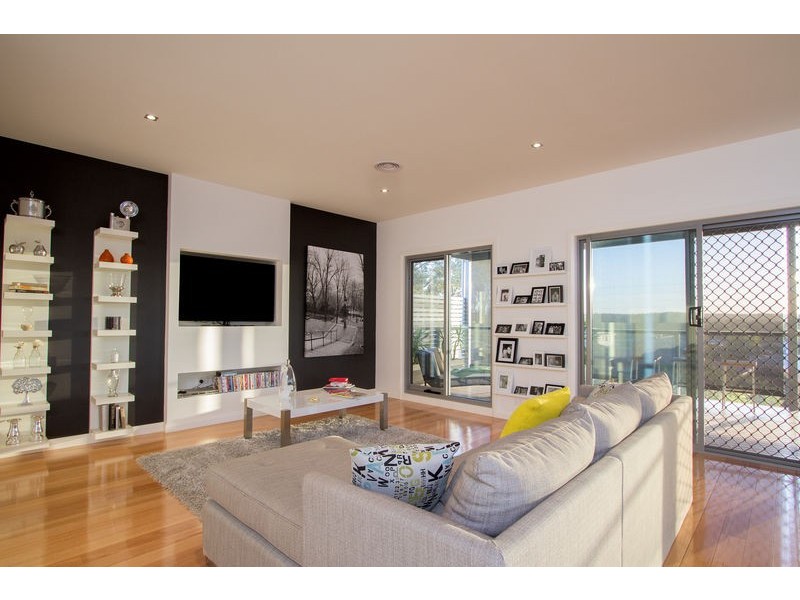 16 Barton Court, Flora Hill VIC 3550