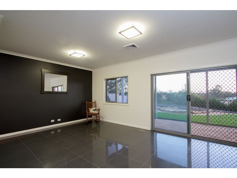 16 Barton Court, Flora Hill VIC 3550