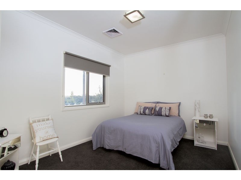 16 Barton Court, Flora Hill VIC 3550