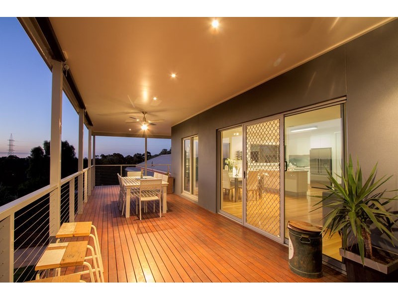 16 Barton Court, Flora Hill VIC 3550