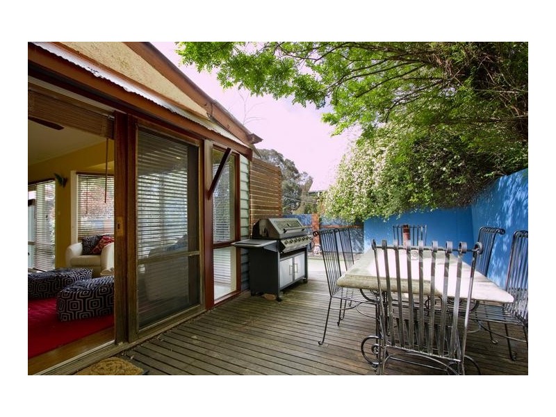 11 Rowcliffe Street, Quarry Hill VIC 3550