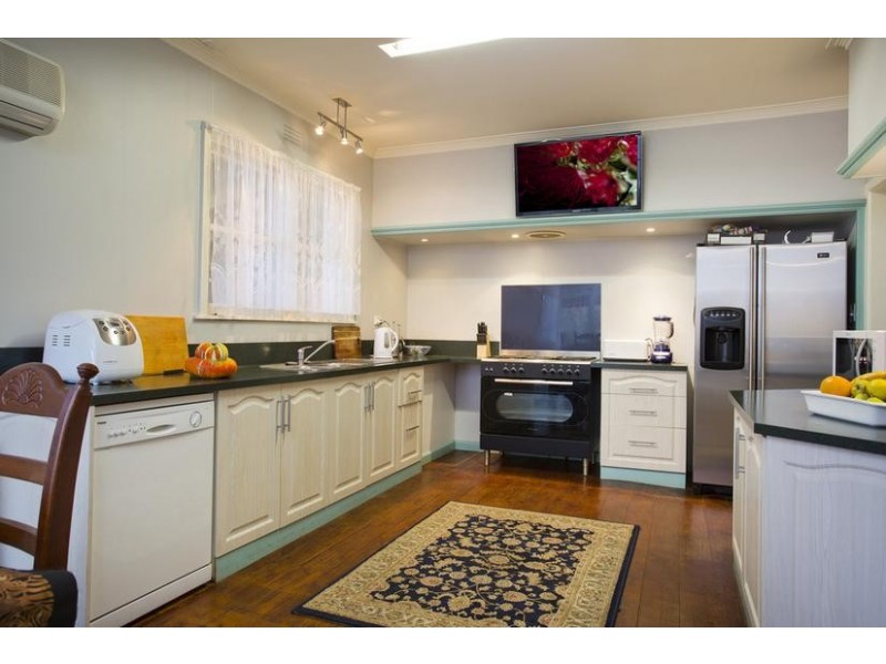 4 Hollow Street, Golden Square VIC 3555