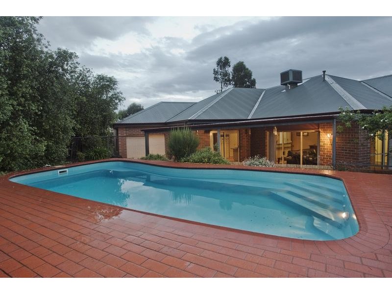 7 Sandstone Rise, Strathdale VIC 3550