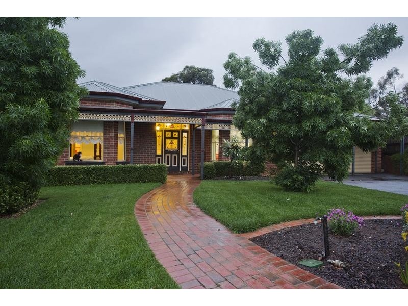 7 Sandstone Rise, Strathdale VIC 3550