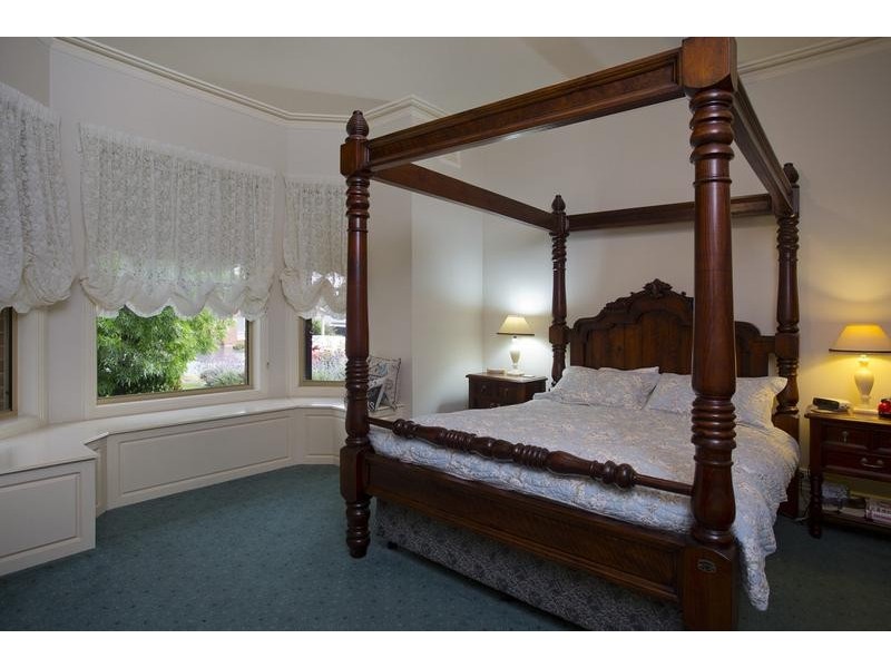 7 Sandstone Rise, Strathdale VIC 3550