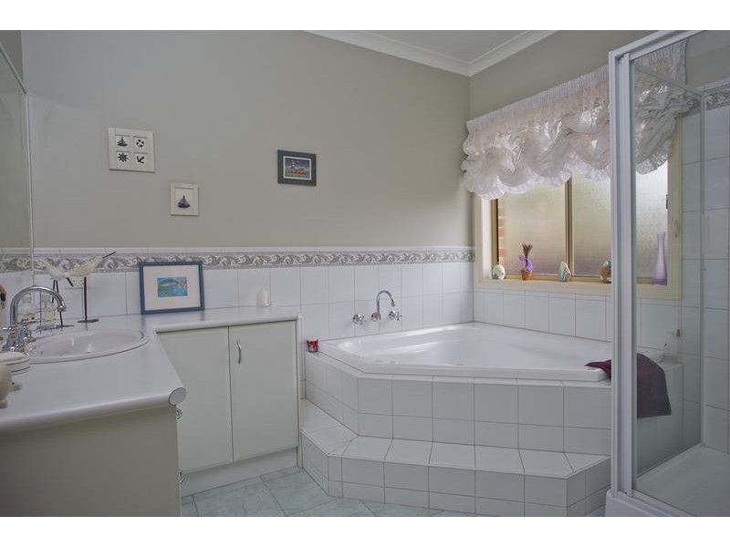 7 Sandstone Rise, Strathdale VIC 3550