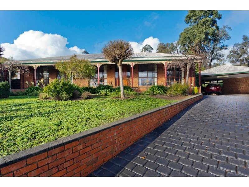 3 Kooyong Close, Kennington VIC 3550