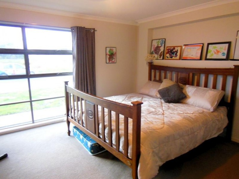 84 Bassett Drive, Strathfieldsaye VIC 3551