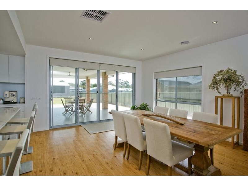 8 Lyndam Avenue, Maiden Gully VIC 3551