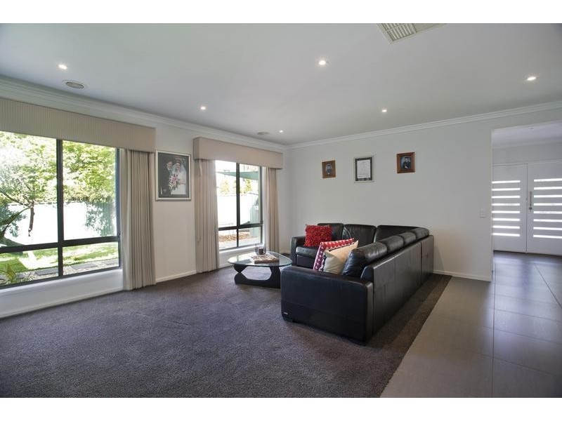 5 Federation Terrace, Kennington VIC 3550