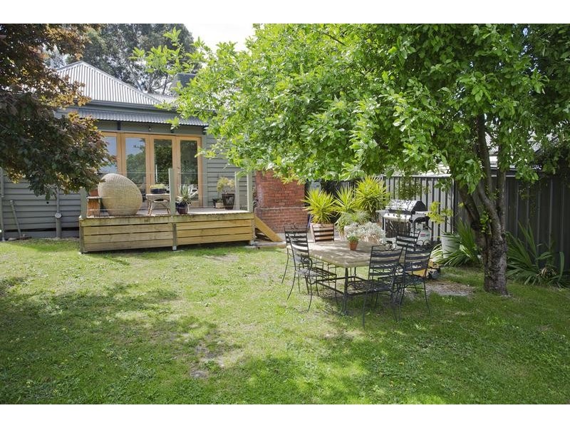 69 Miller Street, Quarry Hill VIC 3550