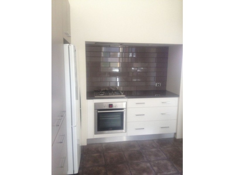 10 Echuca Street, Quarry Hill VIC 3550