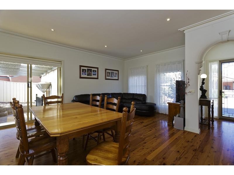 28 Derby Grove, Flora Hill VIC 3550