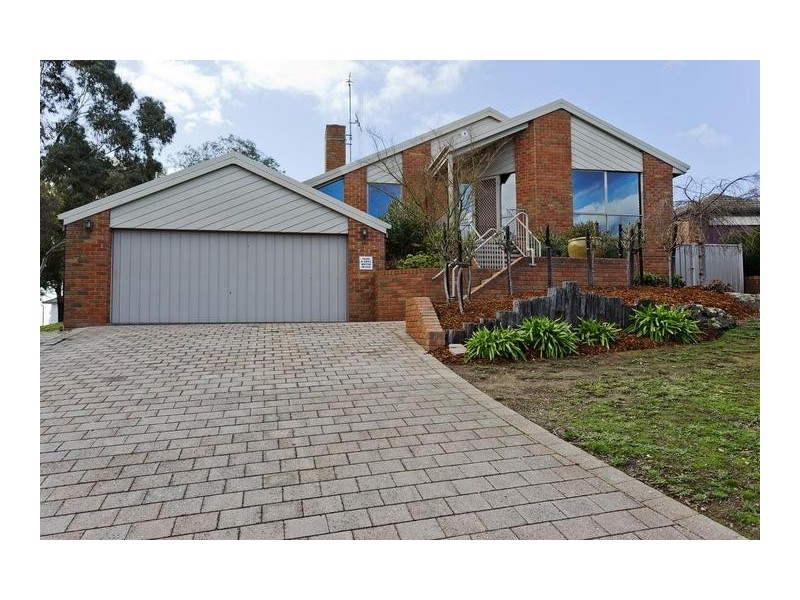 1 Essex Court, Strathdale VIC 3550