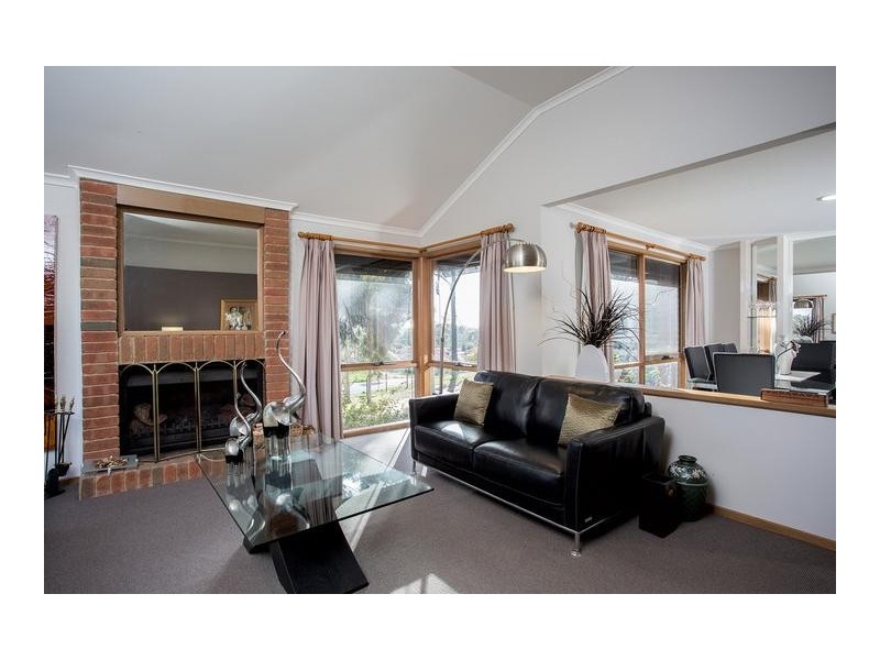 1 Essex Court, Strathdale VIC 3550