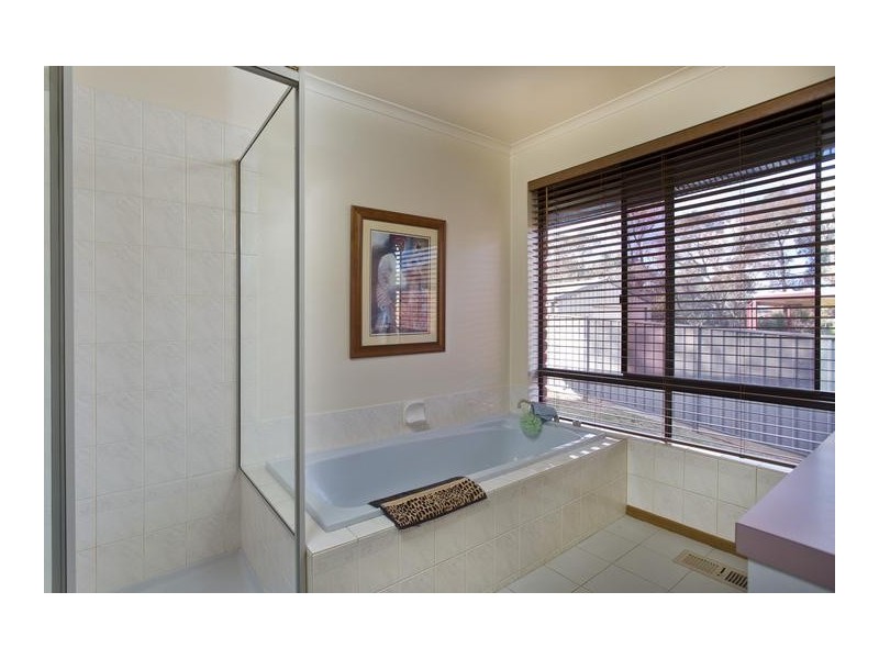 1 Essex Court, Strathdale VIC 3550
